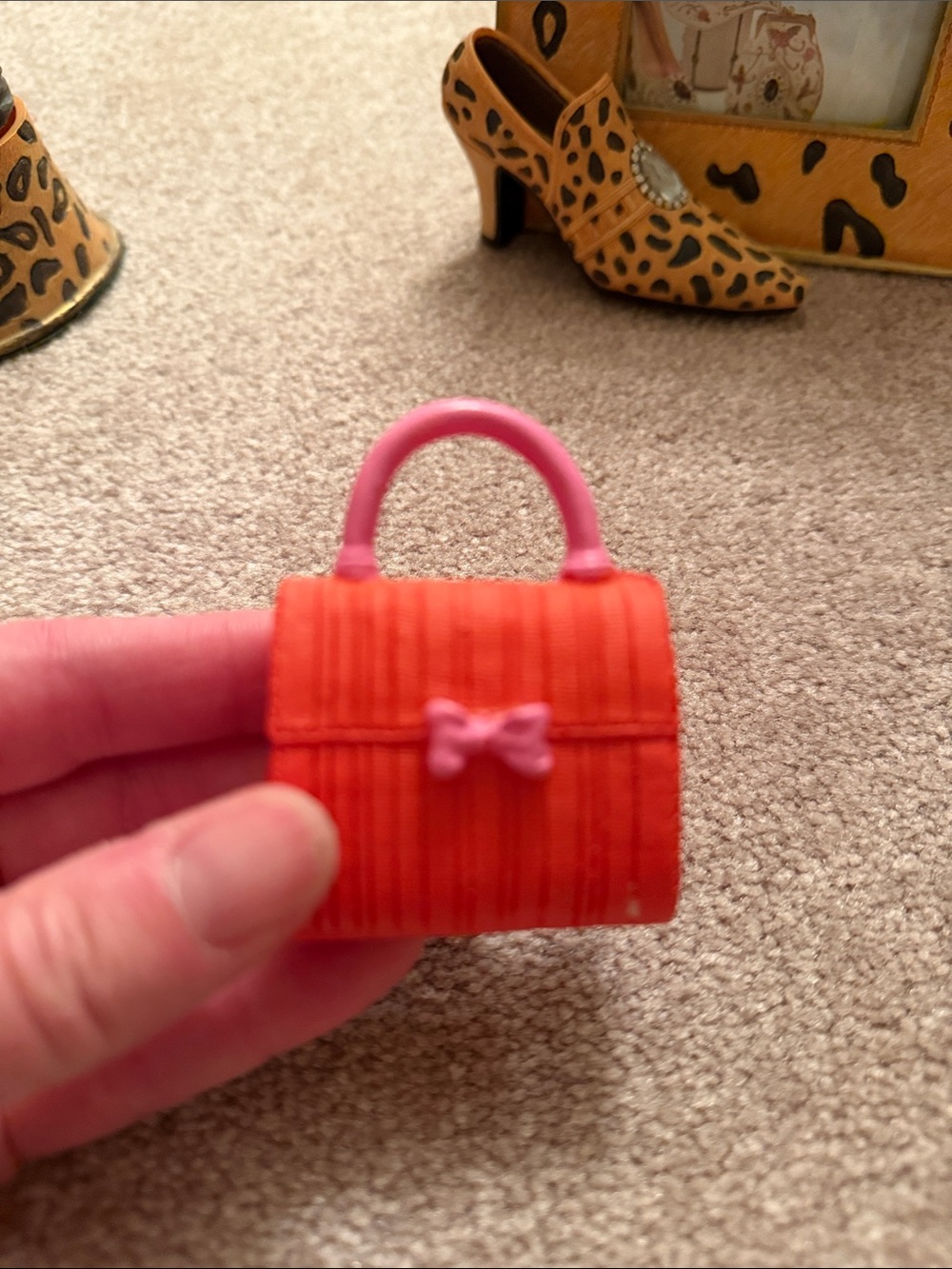 Mini  Leopard Print Accessory and Red Ser - Picture 5 of 7